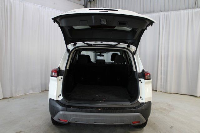 Used 2023 Nissan Rogue S image 7