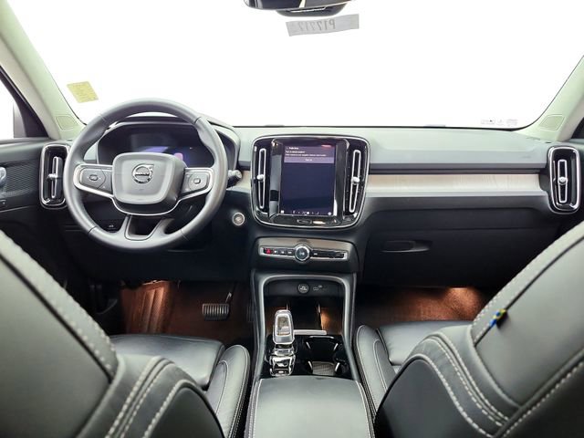Certified 2023 Volvo XC40 B5 Plus w/ Protection Package Premier AWD/4WD image 30
