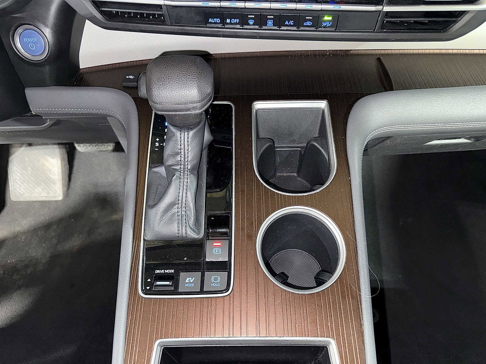 Certified 2022 Toyota Sienna LE FWD image 31