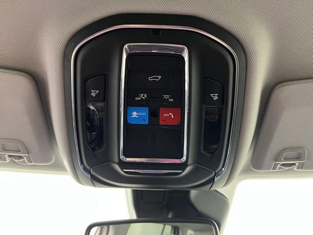 Used 2023 Jeep Grand Cherokee Limited AWD/4WD image 37