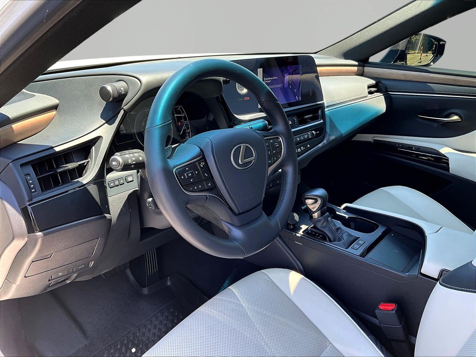 Used 2024 Lexus ES 300h w/ Premium Package FWD image 17