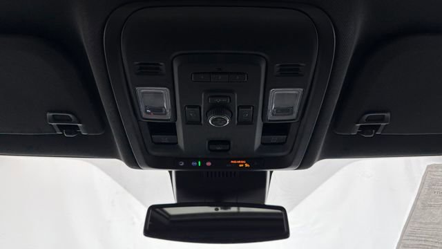 Used 2024 Chevrolet Suburban Z71 w/ Luxury Package AWD/4WD image 44