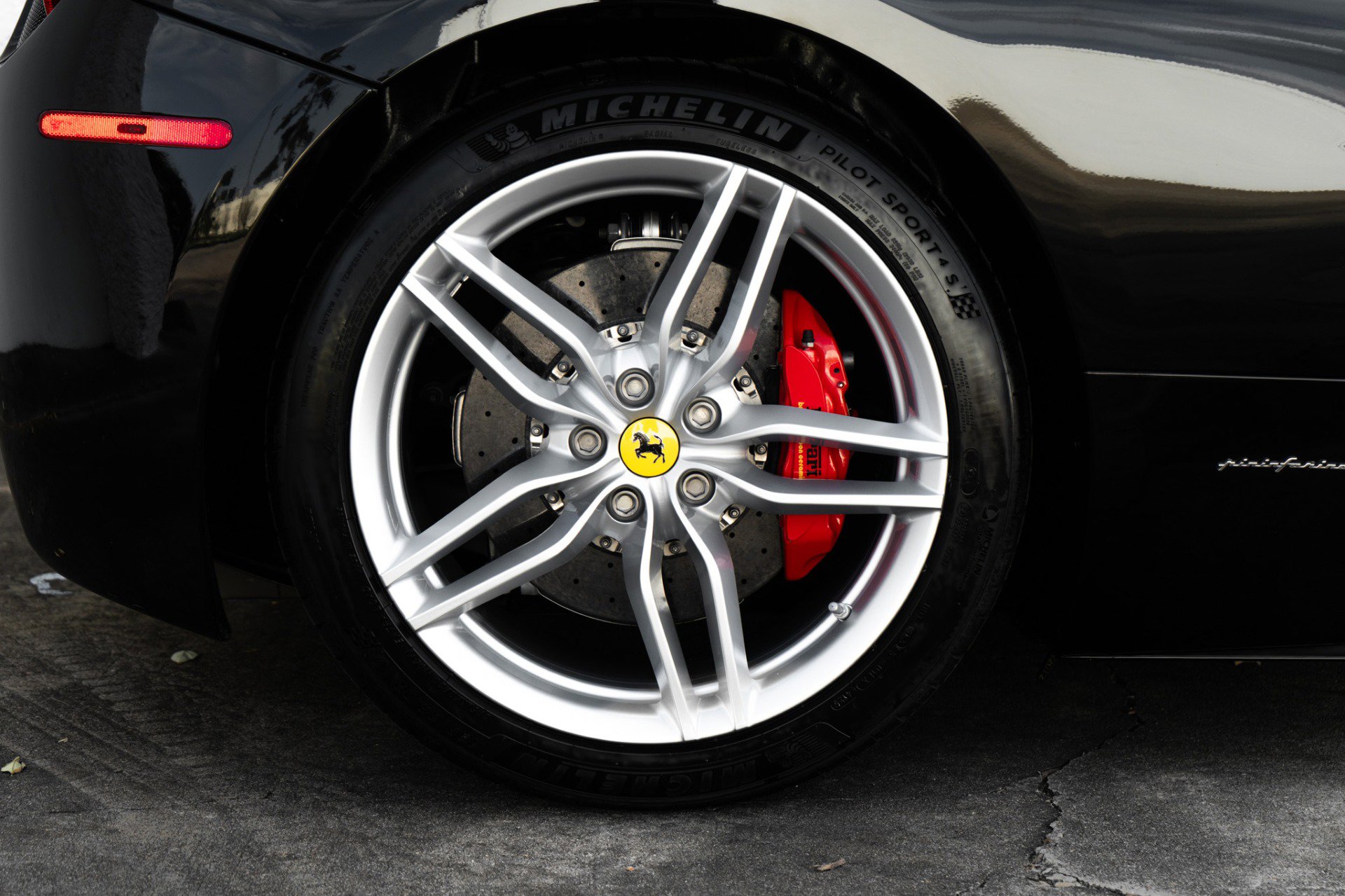 Used 2013 Ferrari 458 Spider image 39