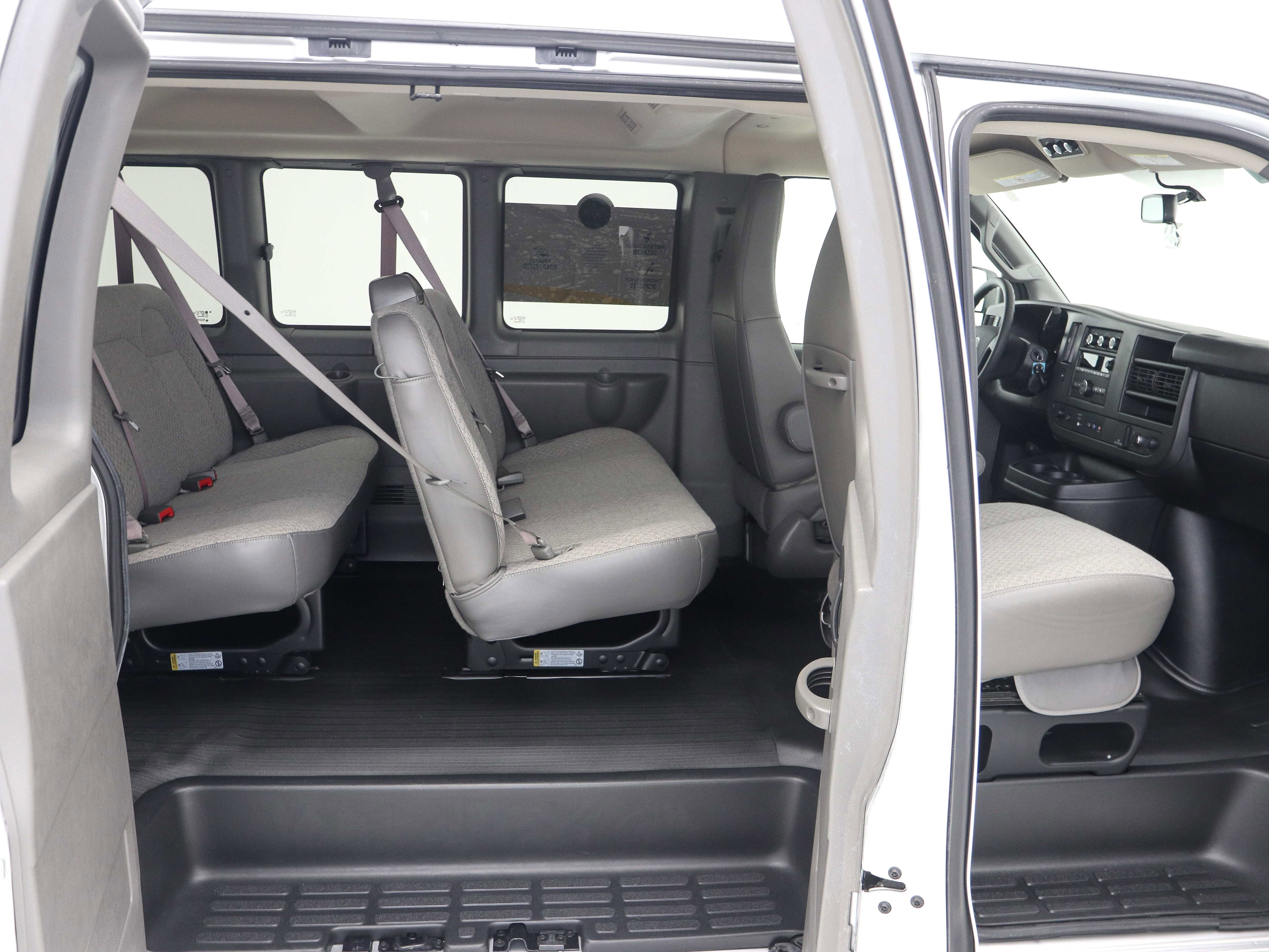 Used 2022 Chevrolet Express 3500 LS RWD image 14