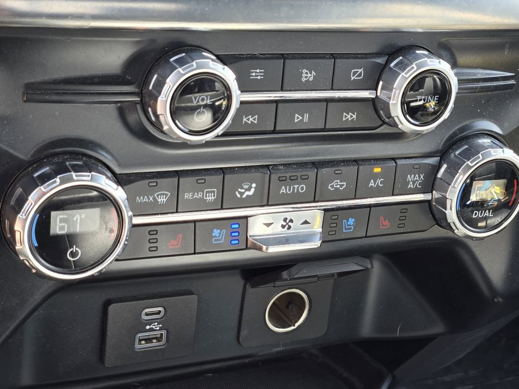 Used 2021 Ford F150 Lariat w/ Equipment Group 501A Mid AWD/4WD image 8