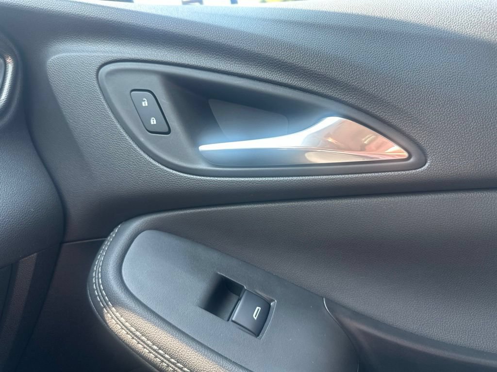 Used 2023 Buick Encore GX Preferred w/ Cold Weather Comfort Package FWD image 17