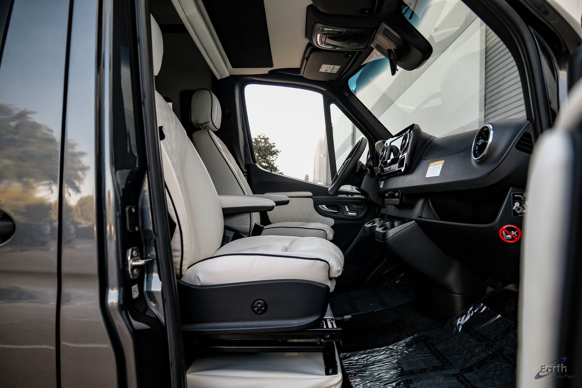 Used 2023 Mercedes-Benz Sprinter 3500 image 44