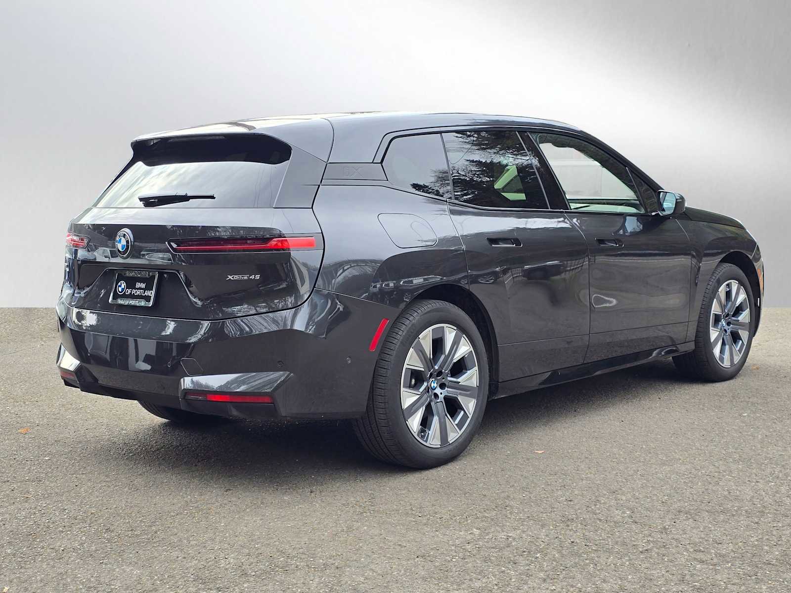 Used 2026 BMW iX xDrive45 w/ Executive Package image 3