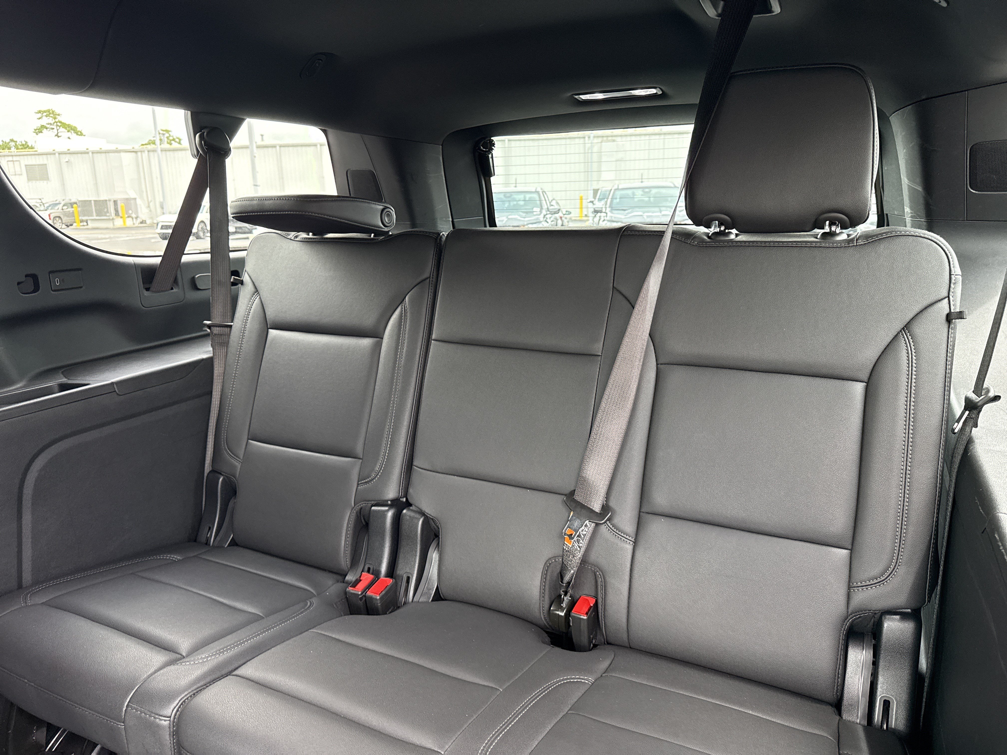 Used 2025 Chevrolet Suburban Z71 AWD/4WD image 25