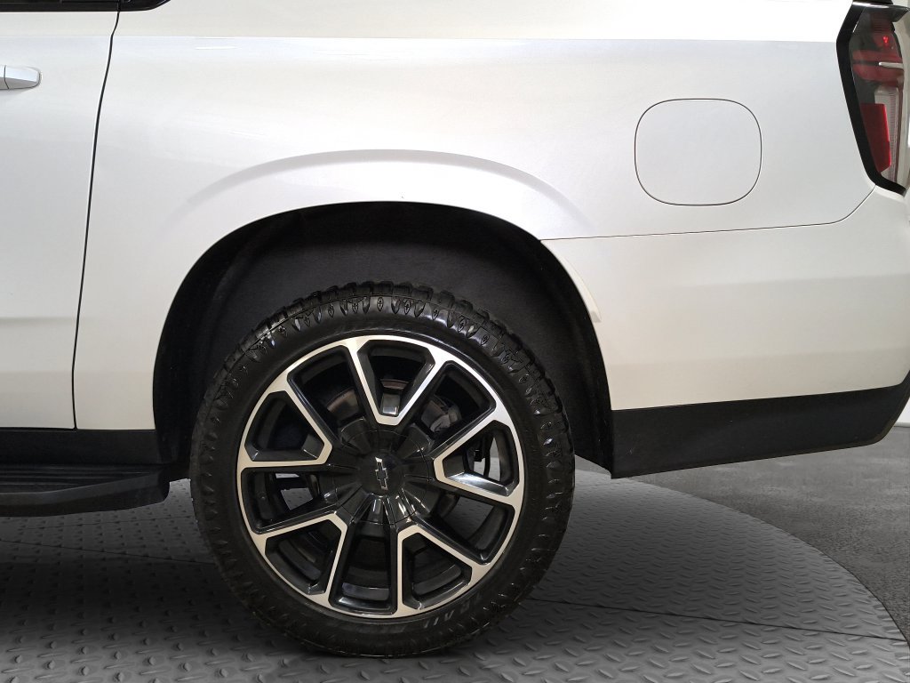 Used 2021 Chevrolet Suburban RST w/ Luxury Package AWD/4WD image 15