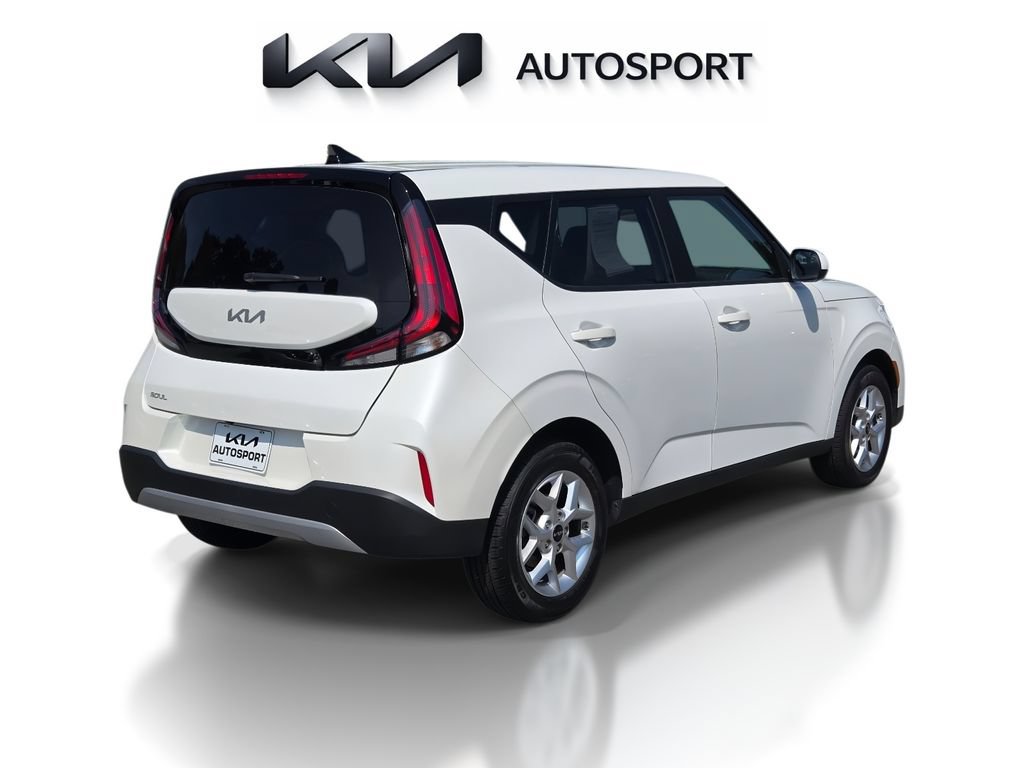 Certified 2025 Kia Soul LX w/ LX Technology Package FWD image 8