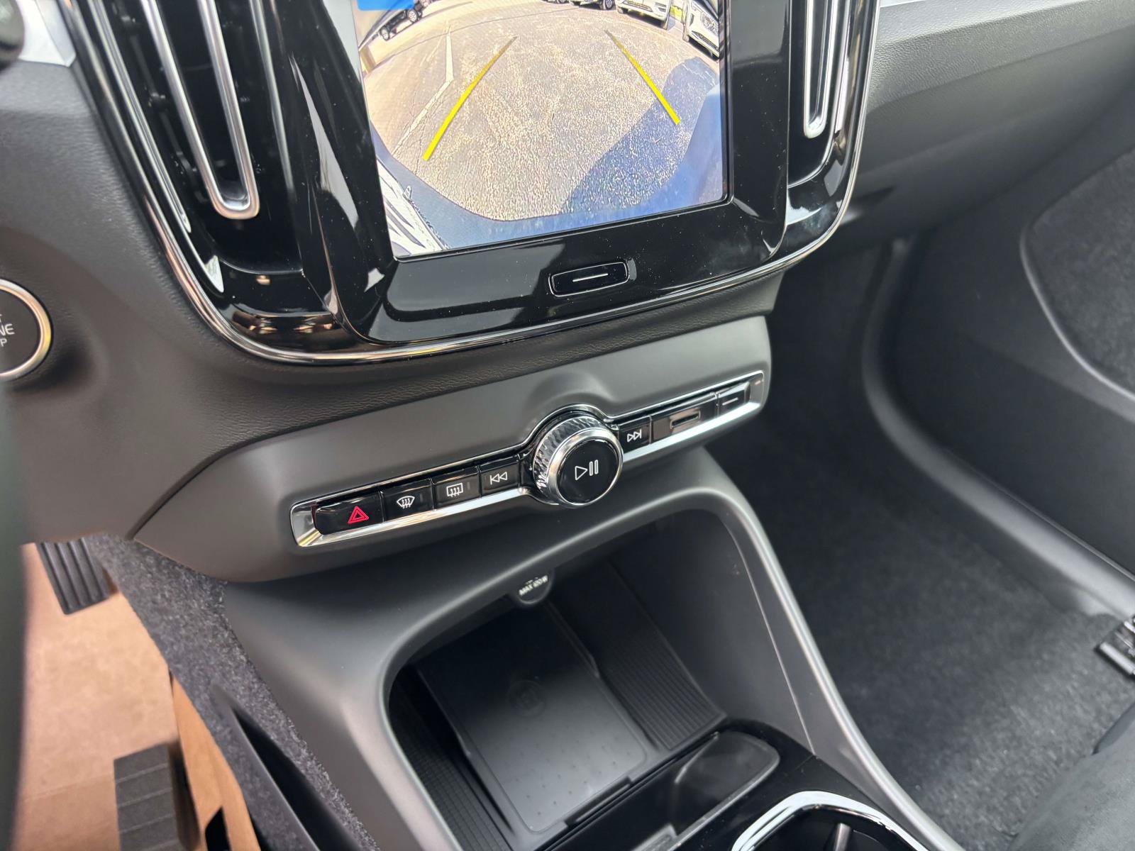 New 2026 Volvo XC40 B5 Ultra w/ Protection Package Premier AWD/4WD image 21