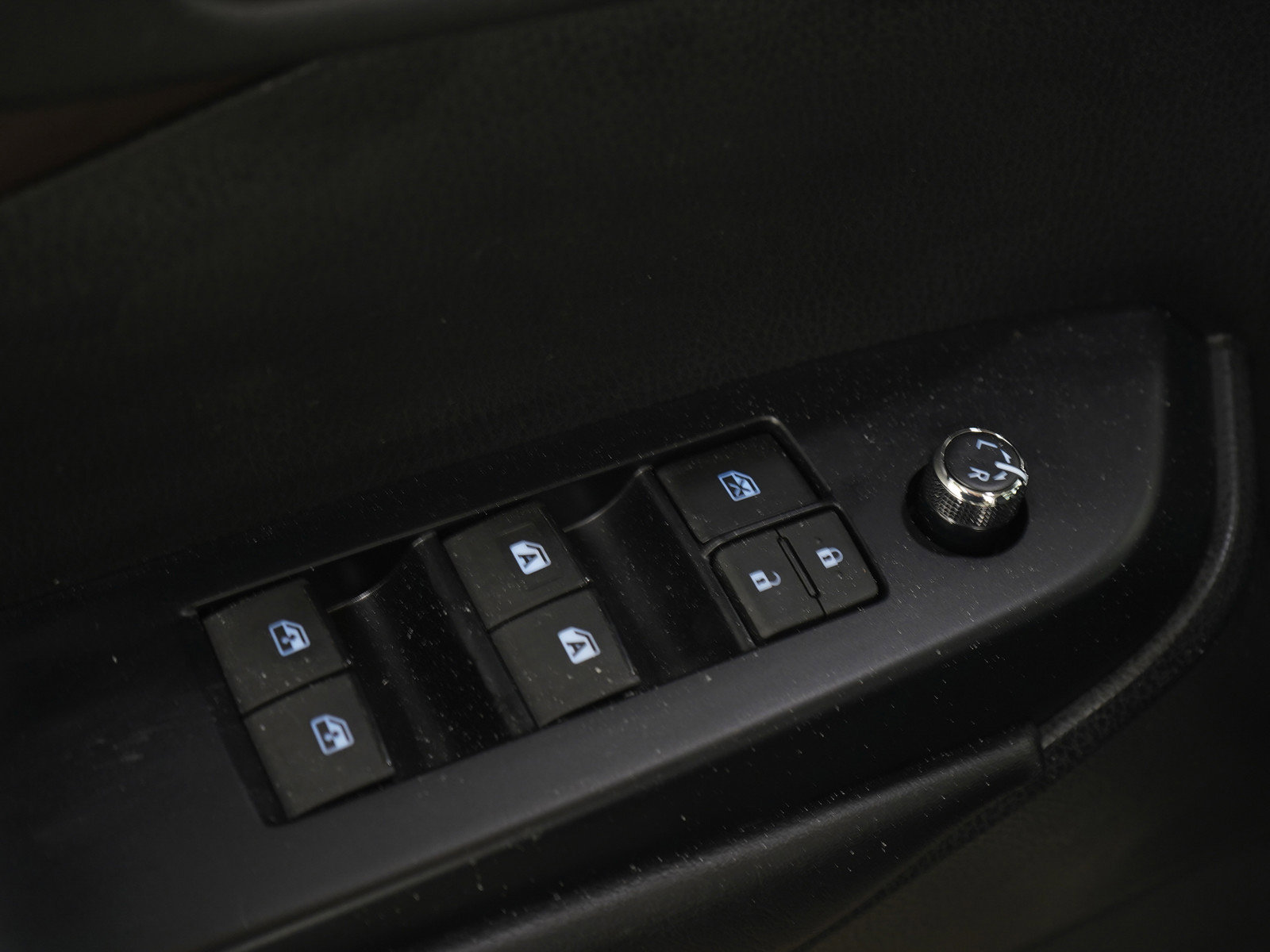 Used 2019 Toyota Highlander XLE AWD/4WD image 25
