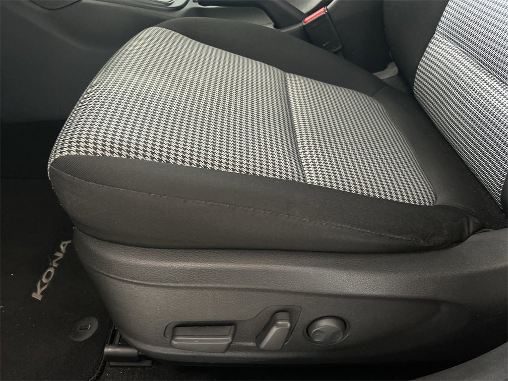 Used 2019 Hyundai Kona SEL w/ SEL Tech Package 02 image 12
