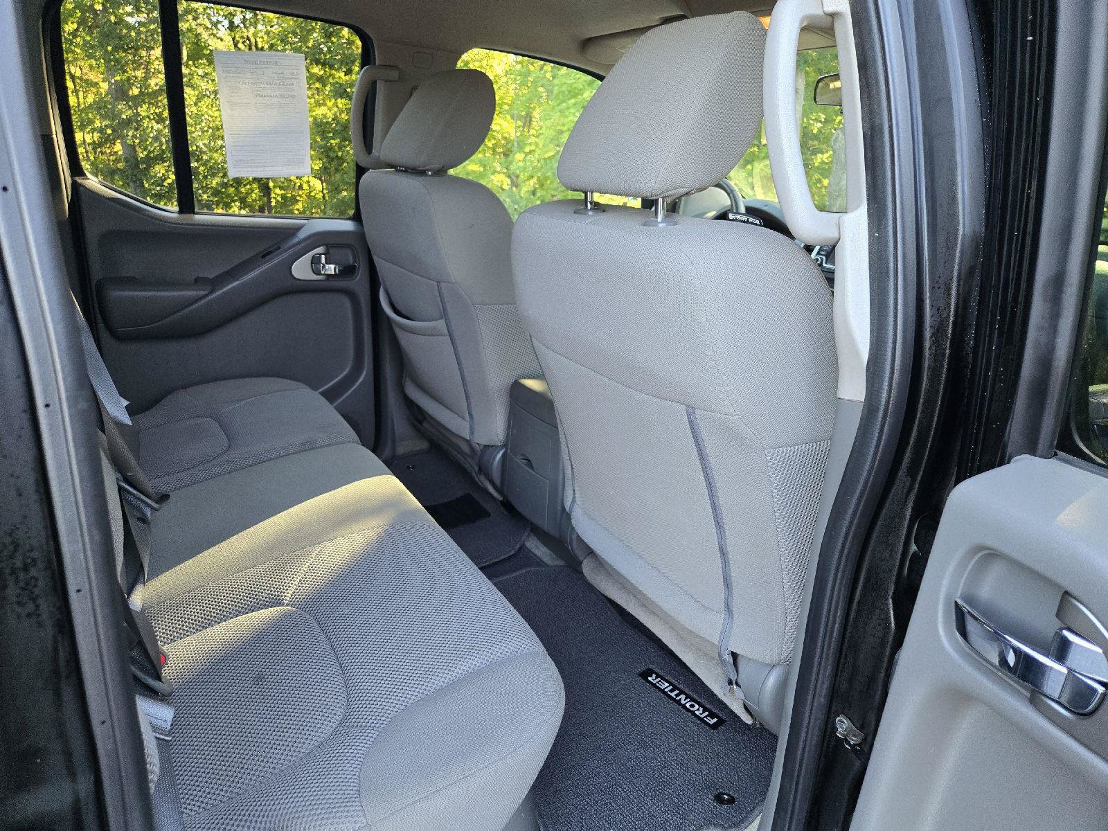 Used 2018 Nissan Frontier SV AWD/4WD image 24