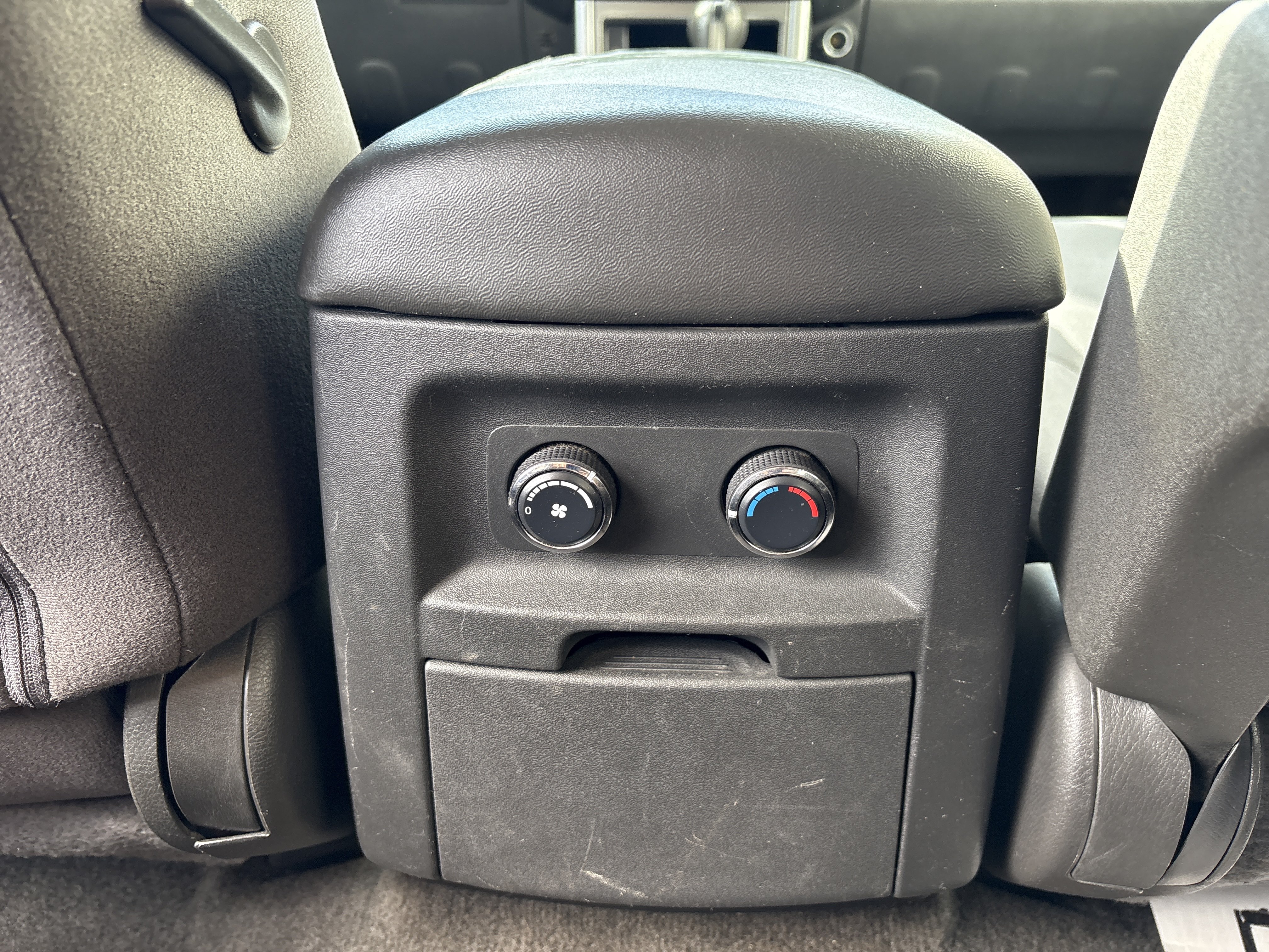 Used 2011 Nissan Pathfinder SV RWD image 9