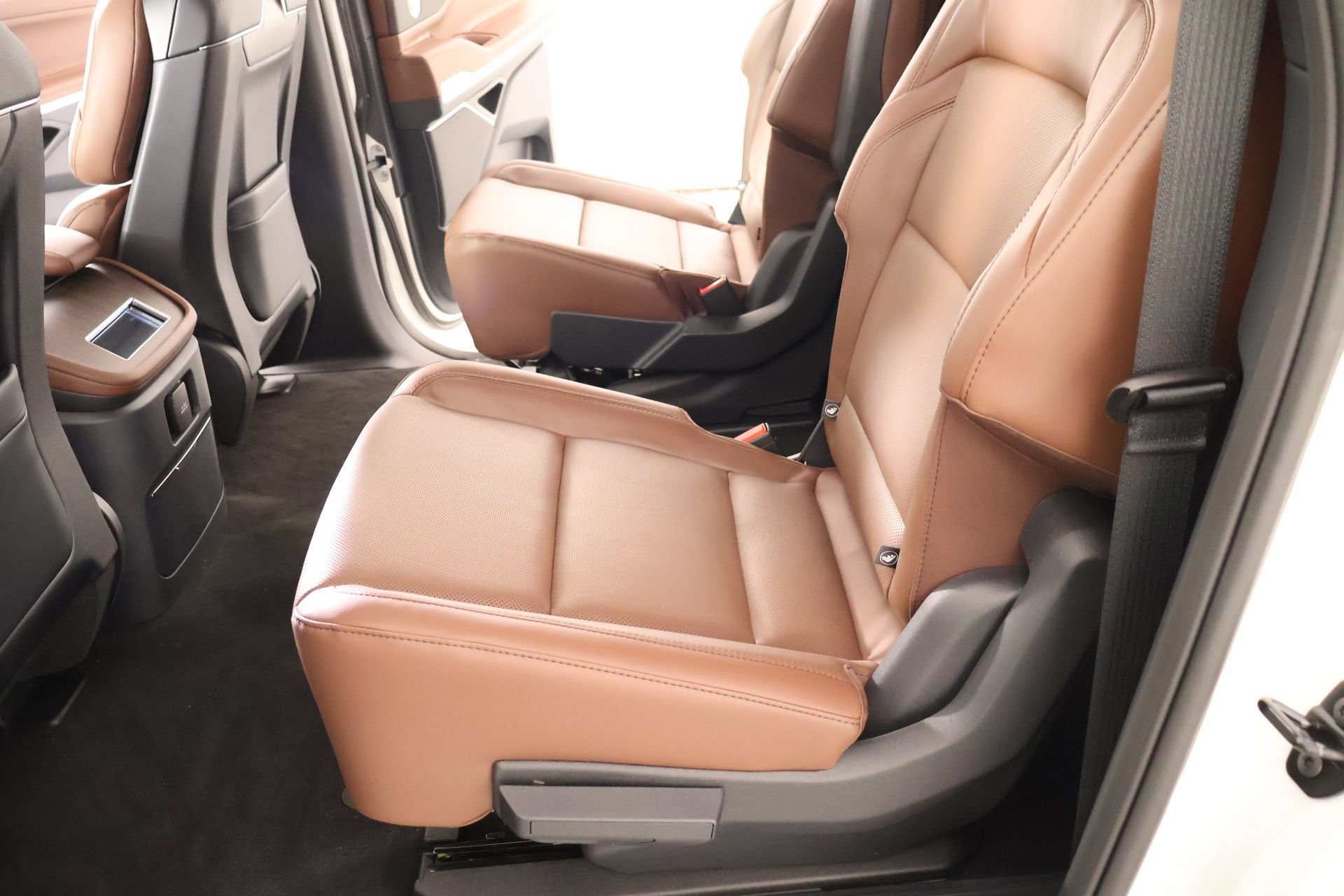 New 2026 Lincoln Navigator L Reserve AWD/4WD image 13
