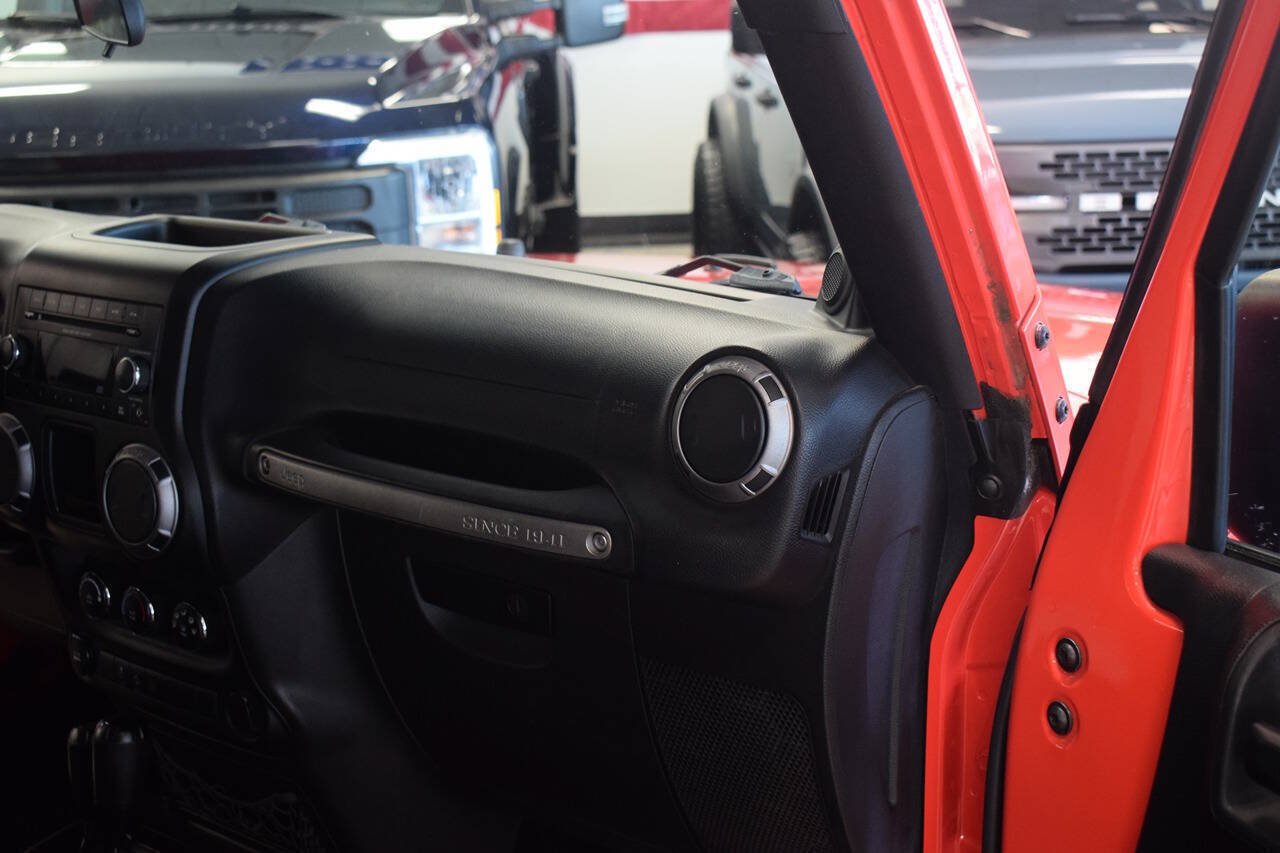 Used 2013 Jeep Wrangler Sport AWD/4WD image 23