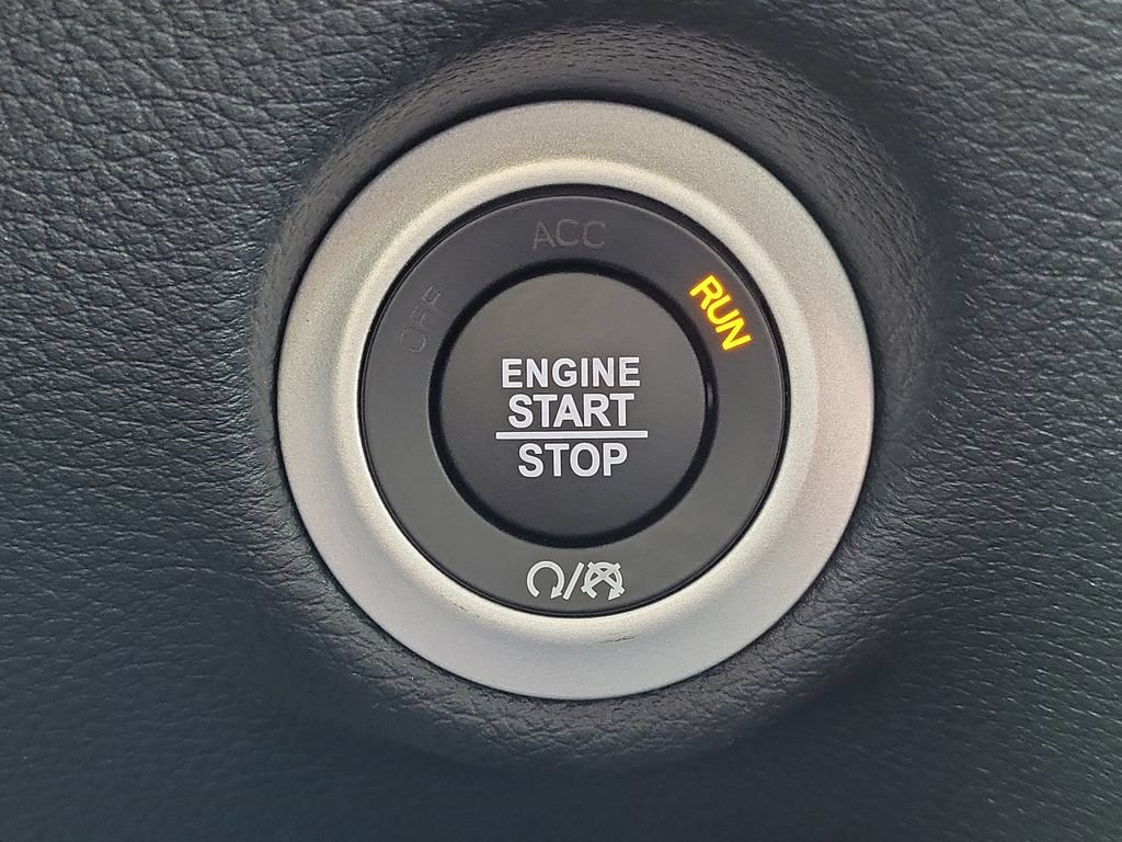New 2026 Chrysler Pacifica Select FWD image 32