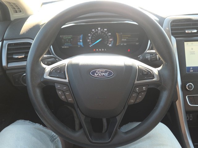 Used 2020 Ford Fusion SE FWD image 31