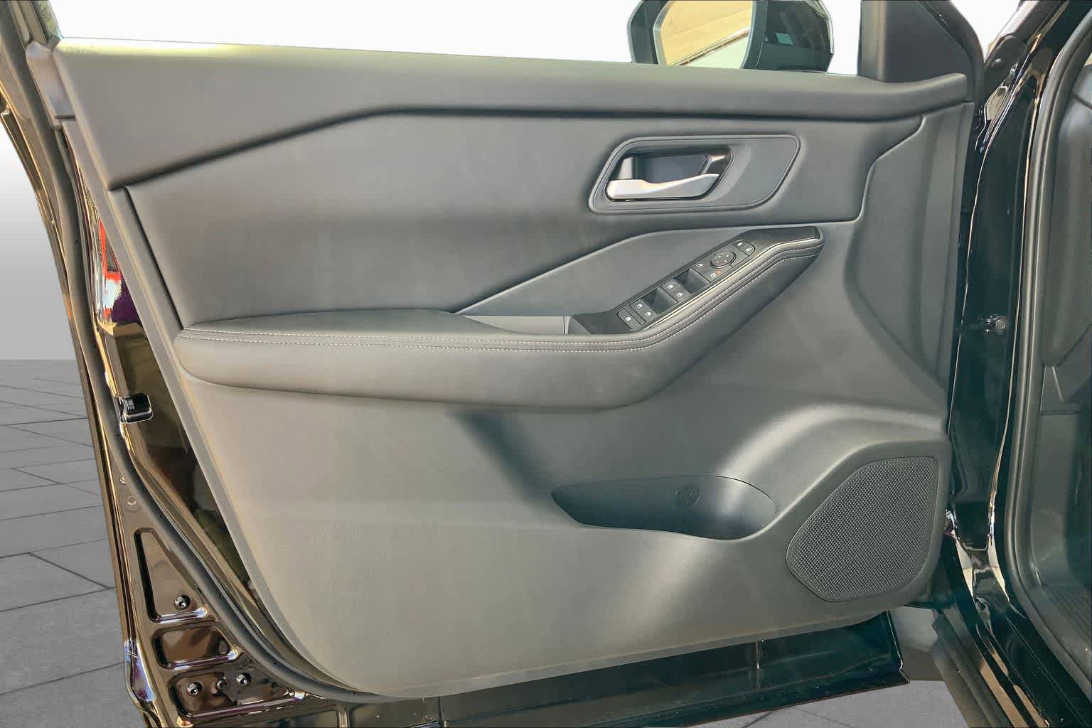 New 2026 Nissan Rogue SV FWD image 10