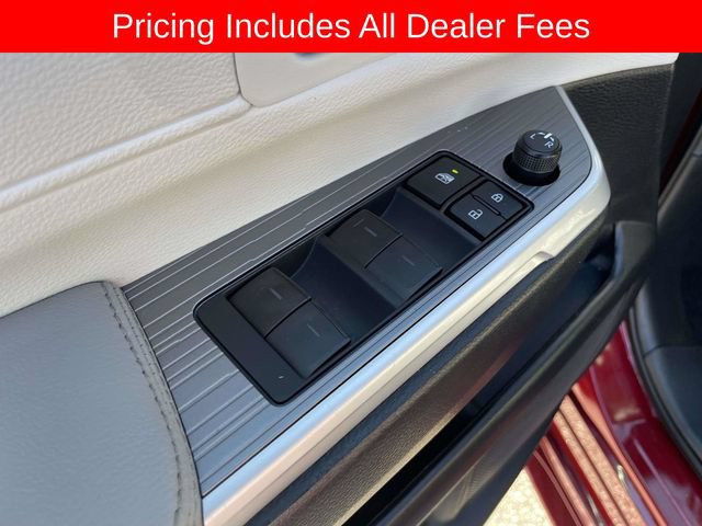 Used 2025 Toyota Sienna XLE FWD image 18