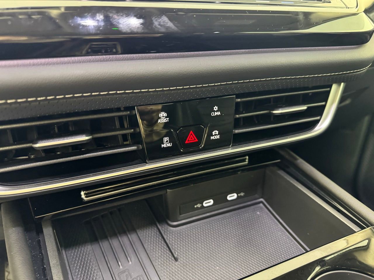 Used 2025 Volkswagen Atlas SEL image 20