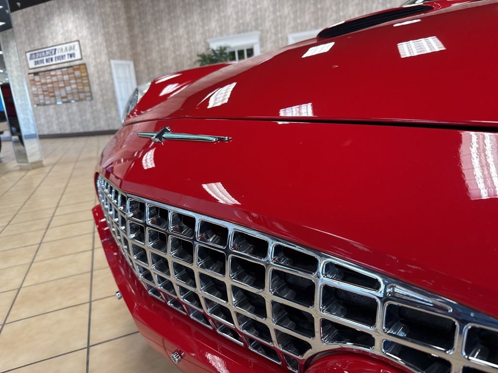 Used 2003 Ford Thunderbird image 31