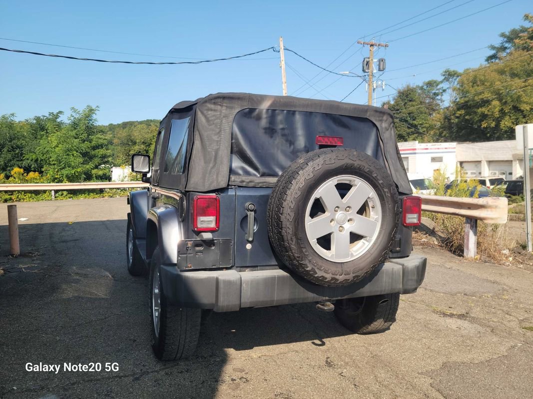 Used 2007 Jeep Wrangler Sahara AWD/4WD image 2