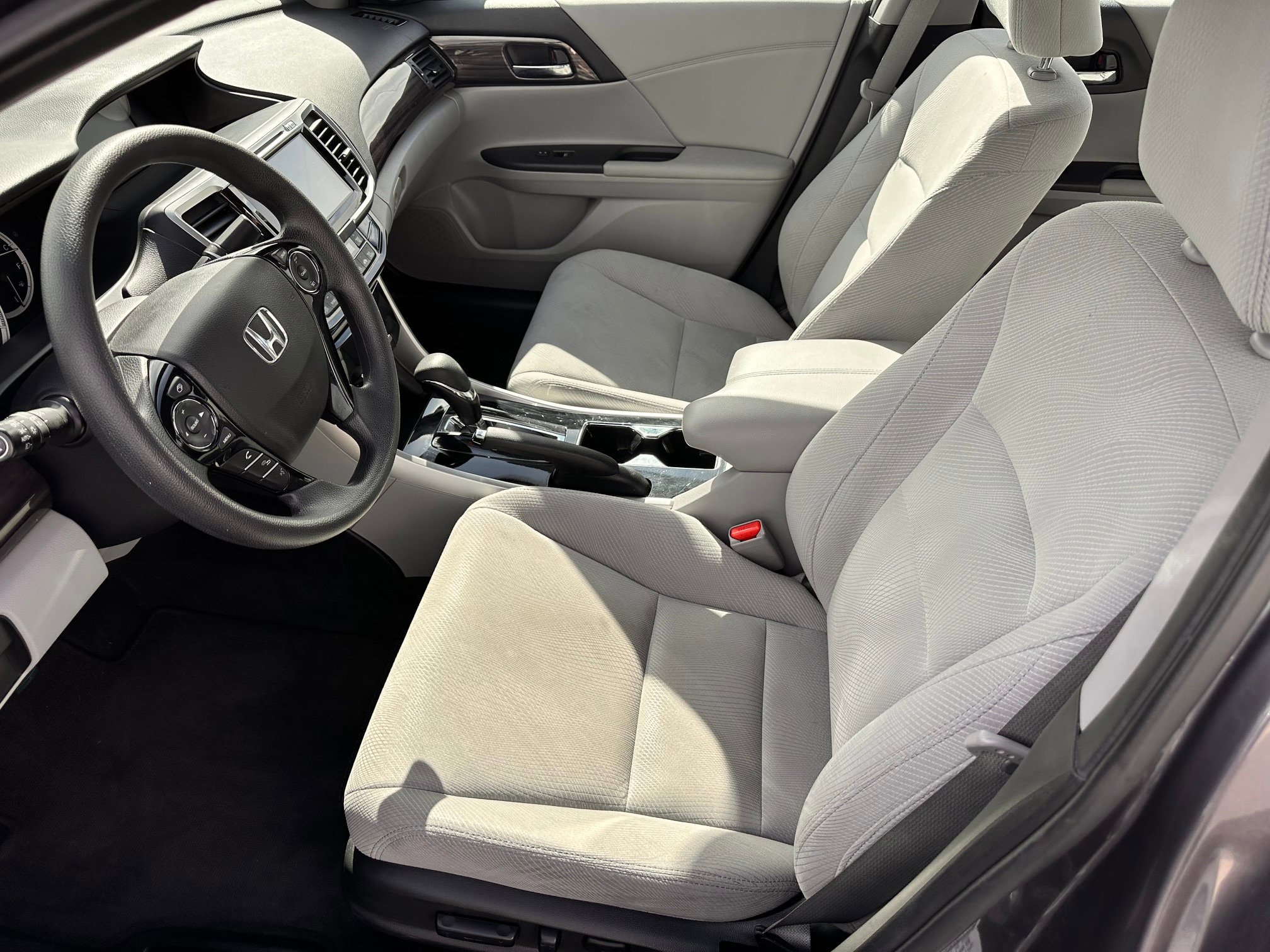 Used 2016 Honda Accord EX image 5