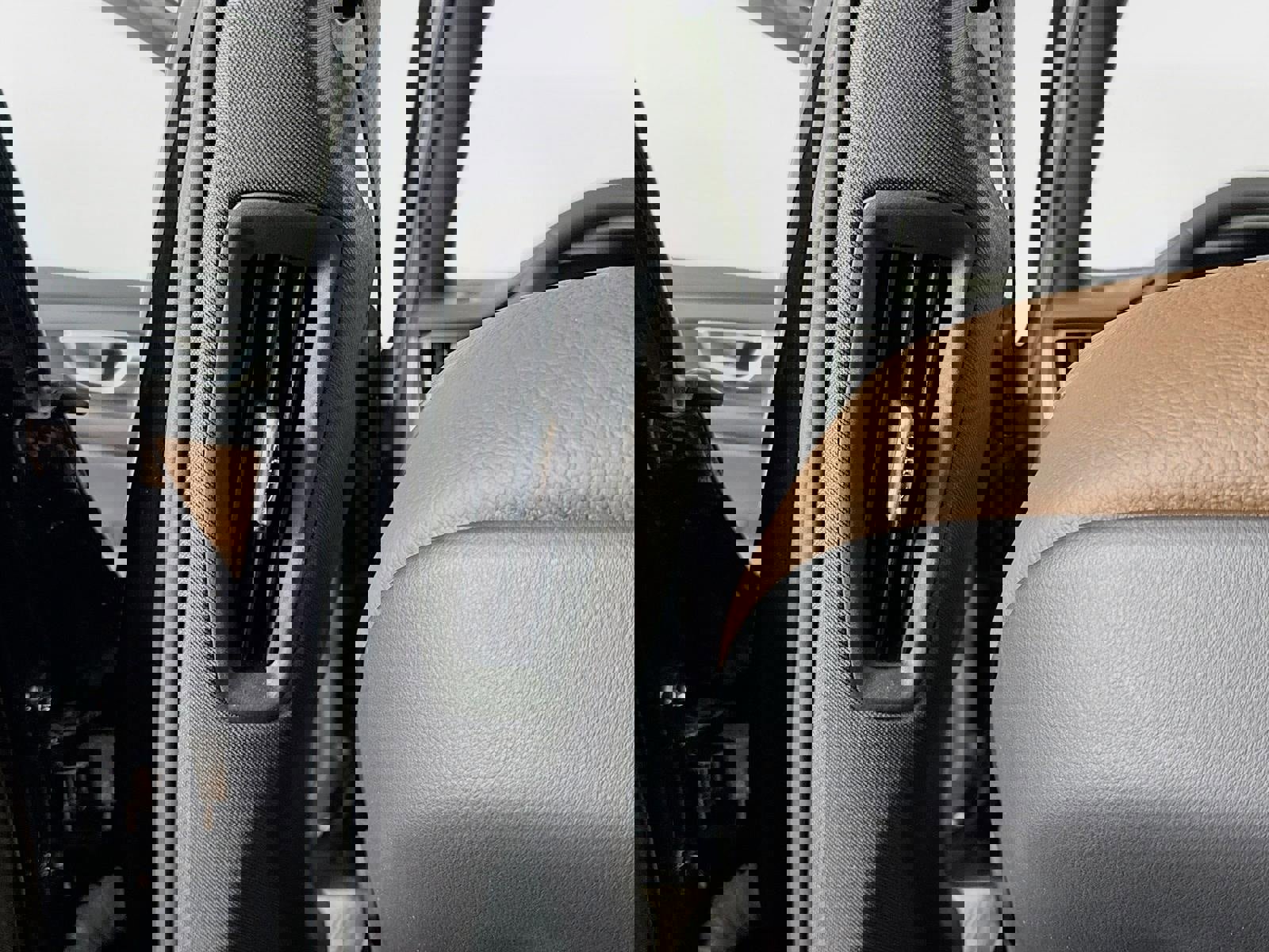 Used 2025 Volvo V60 B5 Cross Country Plus image 27