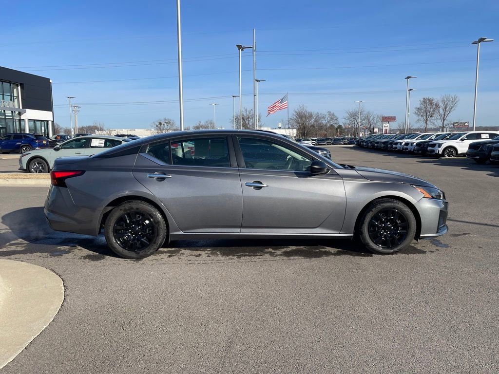 Used 2024 Nissan Altima 2.5 S image 8