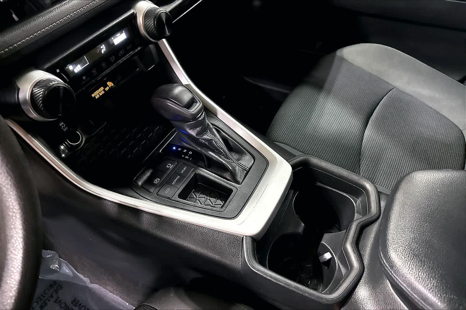 Certified 2021 Toyota RAV4 LE FWD image 16