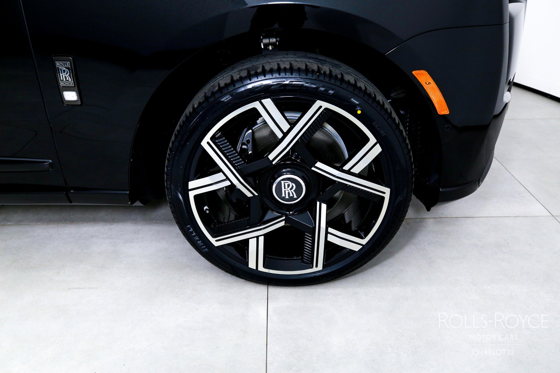 New 2026 Rolls-Royce Cullinan Black Badge image 41