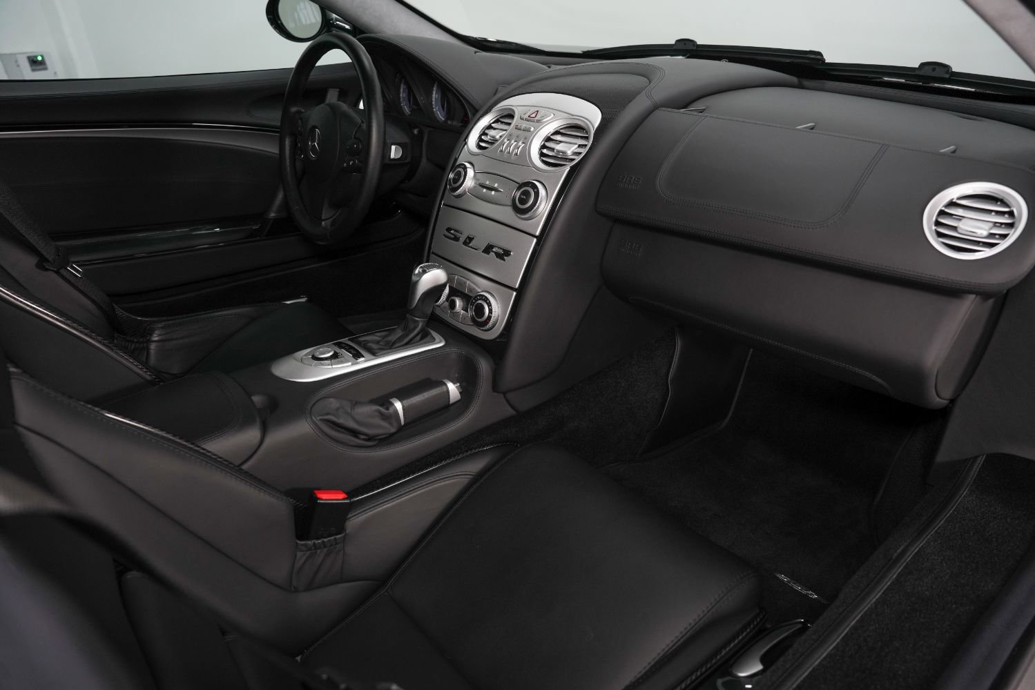 Used 2006 Mercedes-Benz SLR image 27