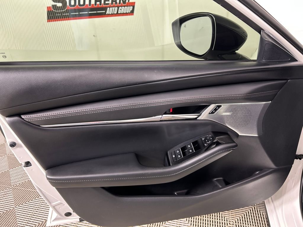 Used 2022 MAZDA MAZDA3 s image 11