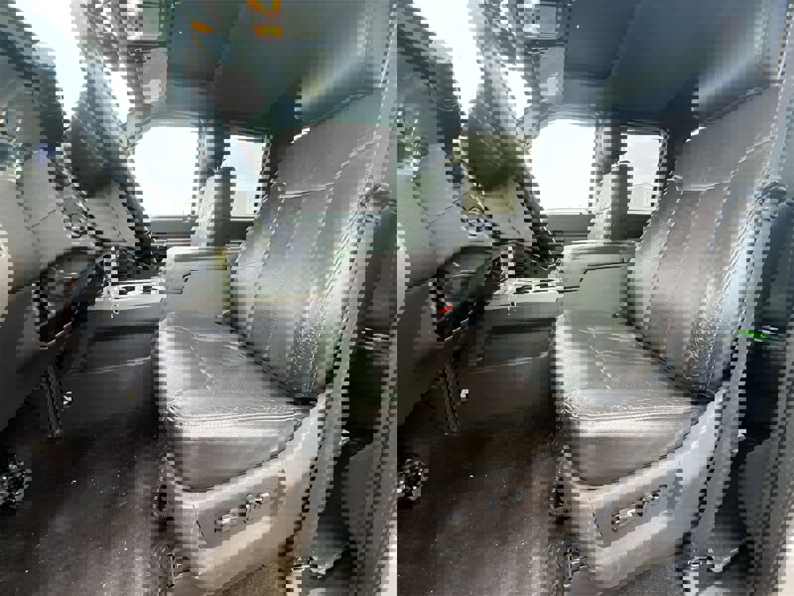 Used 2016 Ford F350 Lariat w/ Lariat Ultimate Package image 16