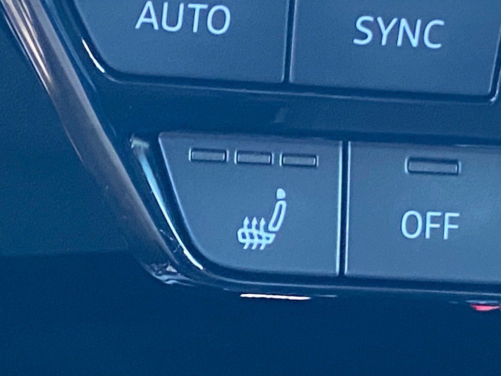 Used 2025 Audi Q4 e-tron Premium w/ Convenience Package image 15