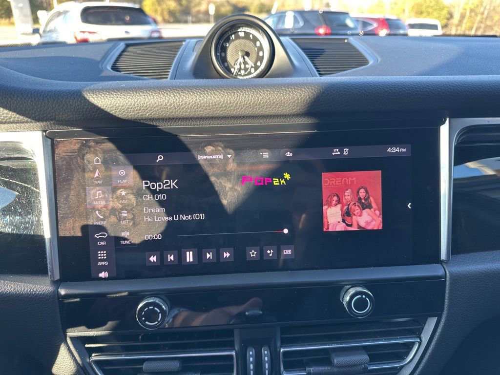 Used 2023 Porsche Macan Base image 23