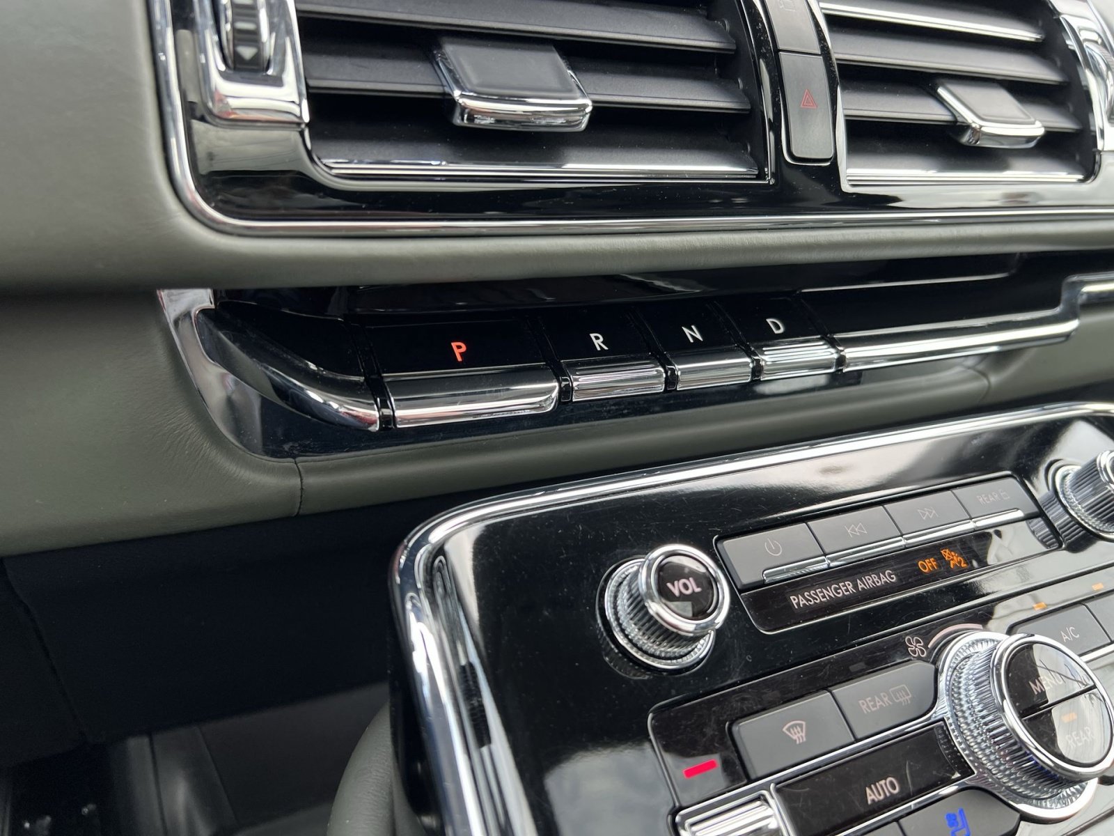 Used 2024 Lincoln Navigator L Black Label AWD/4WD image 21