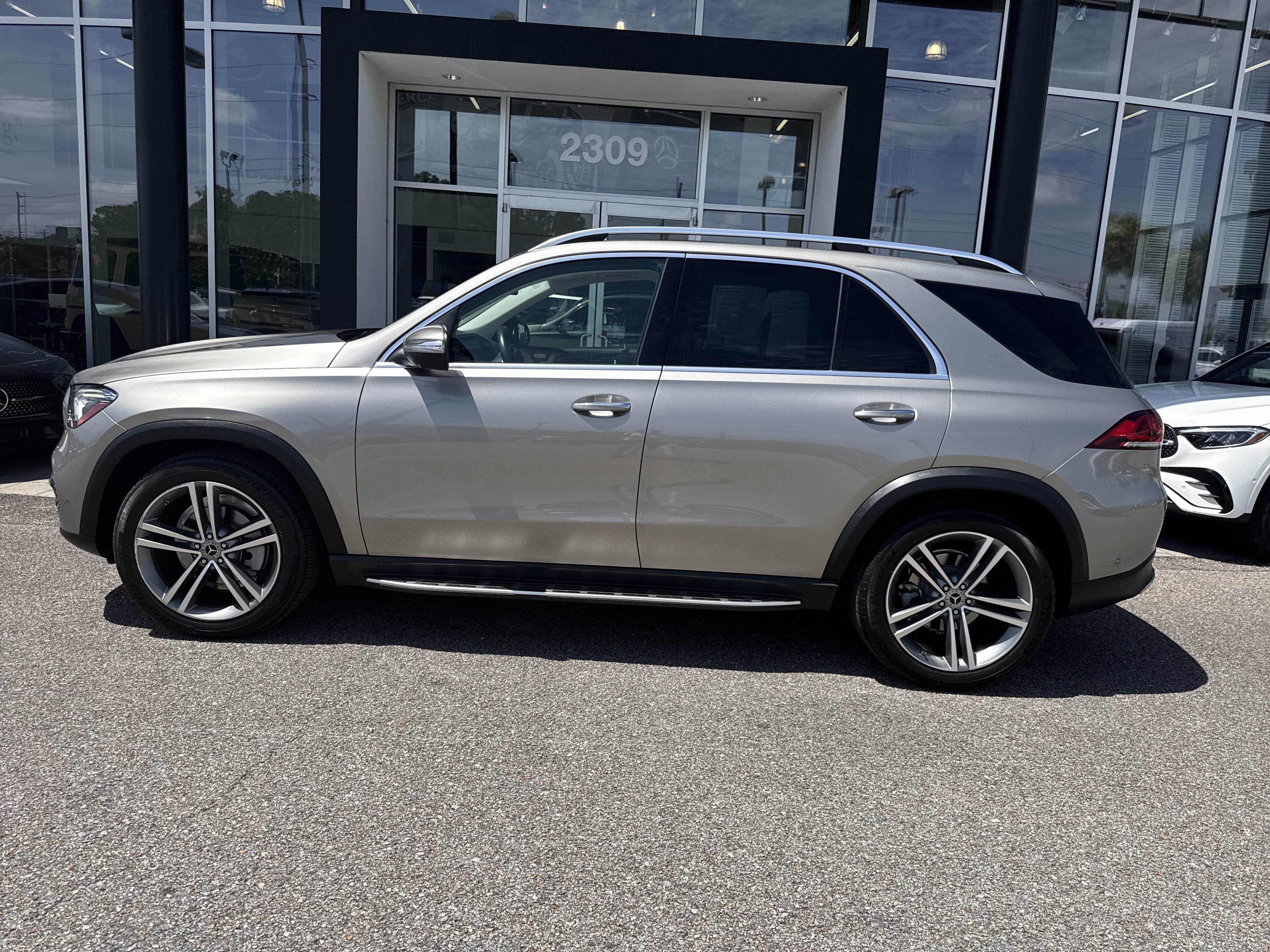 Certified 2022 Mercedes-Benz GLE 350 image 2
