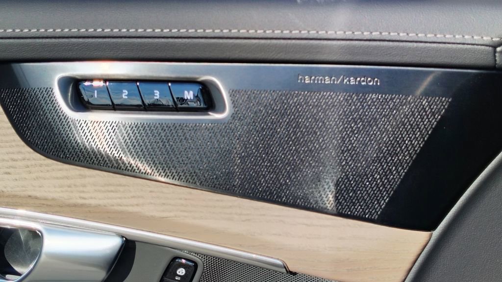 New 2026 Volvo XC90 B6 Plus image 9