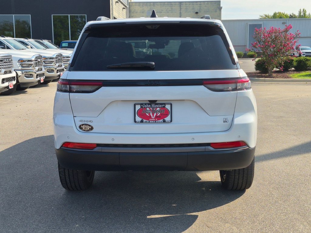 New 2026 Jeep Grand Cherokee Limited AWD/4WD image 6