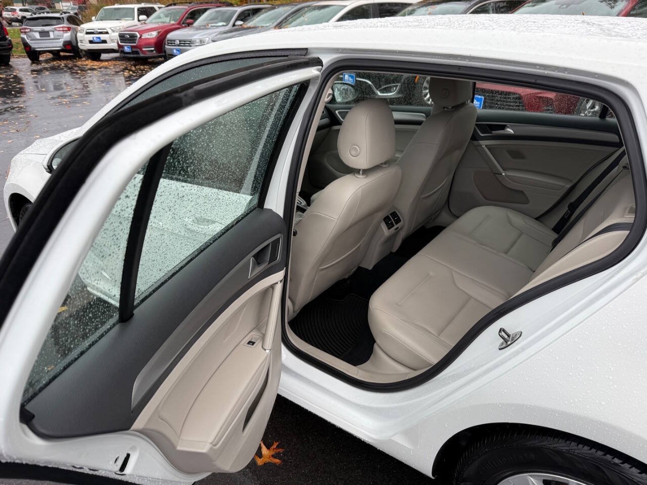 Used 2015 Volkswagen Golf S FWD image 15