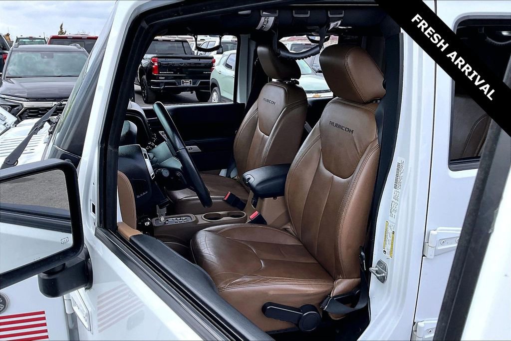 Used 2014 Jeep Wrangler Unlimited Rubicon image 19