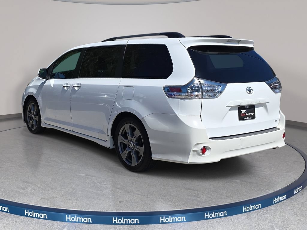 Used 2017 Toyota Sienna SE Premium FWD image 8