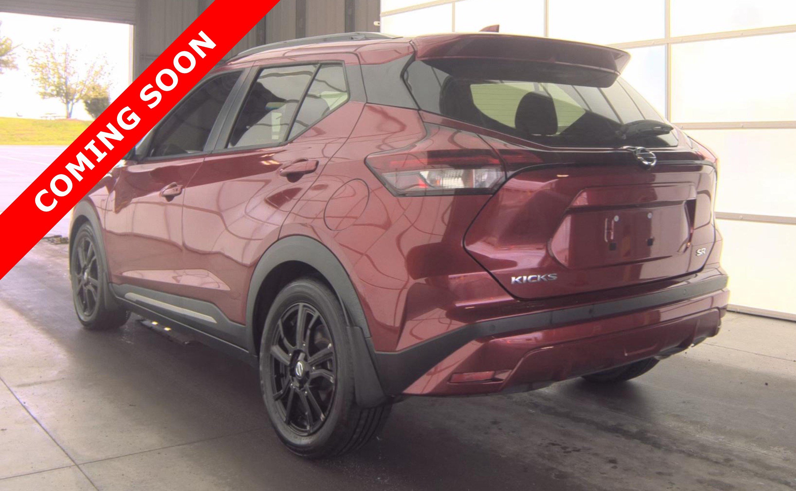 Used 2021 Nissan Kicks SR w/ SR Premium Package FWD image 4