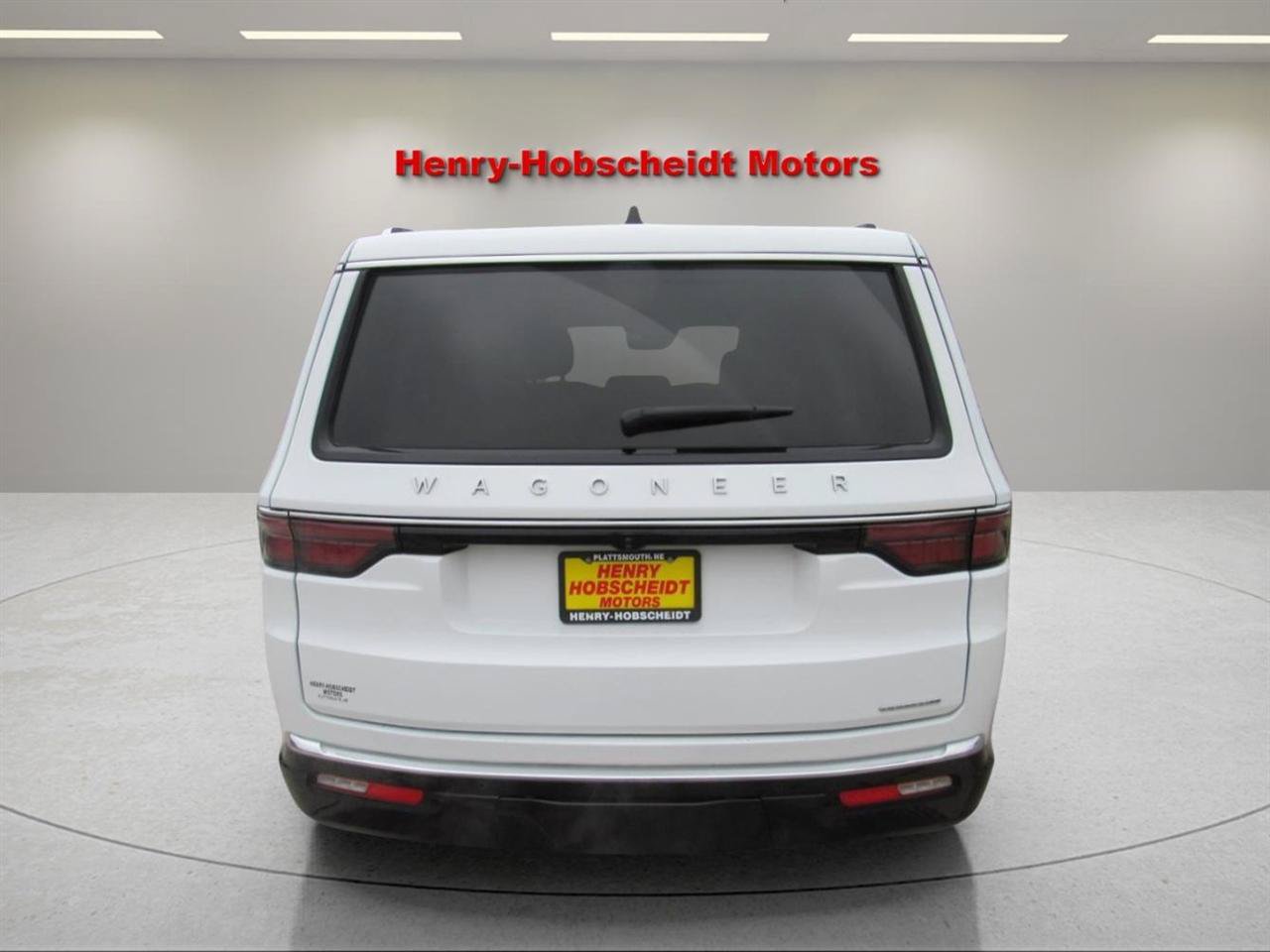 Used 2024 Jeep Wagoneer Series III AWD/4WD image 3
