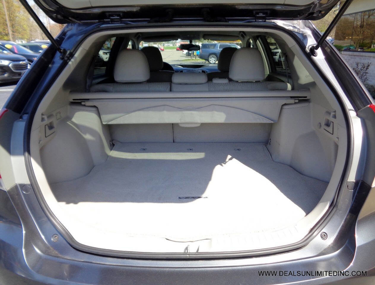 Used 2015 Toyota Venza LE FWD image 16