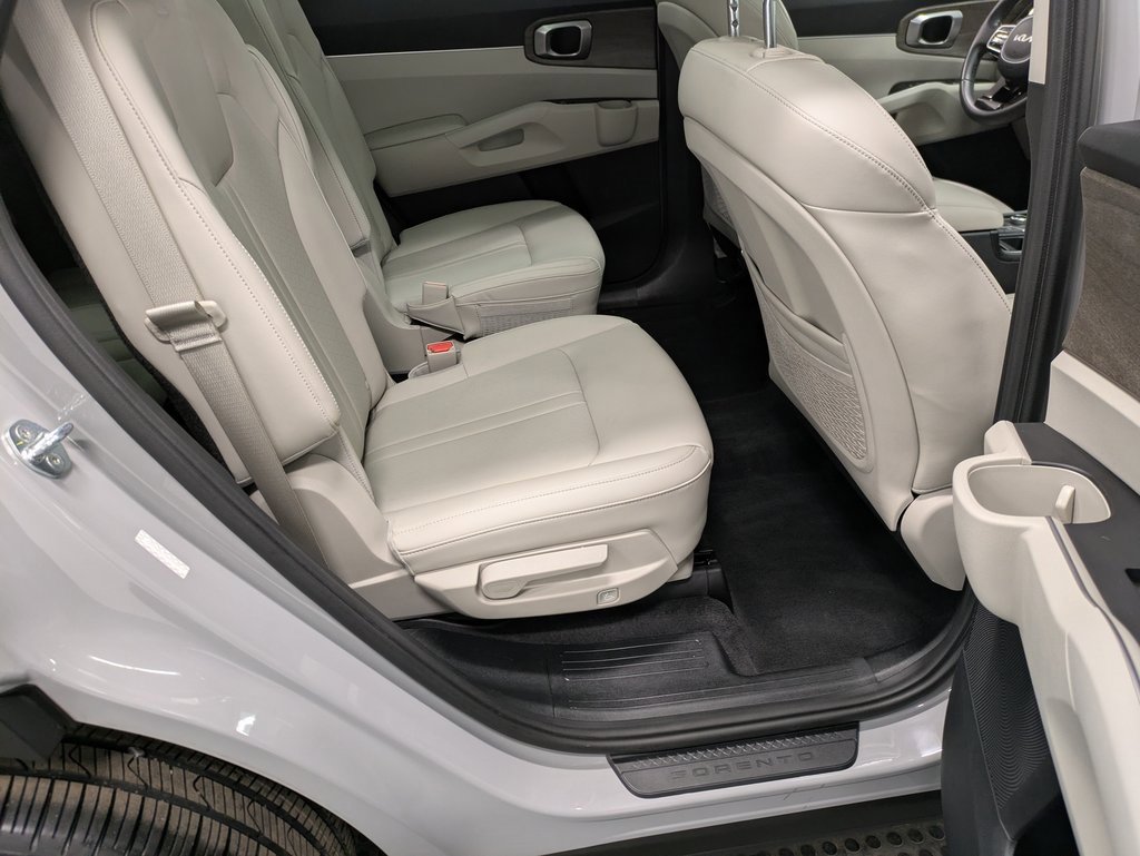 Certified 2022 Kia Sorento X-Line EX image 25